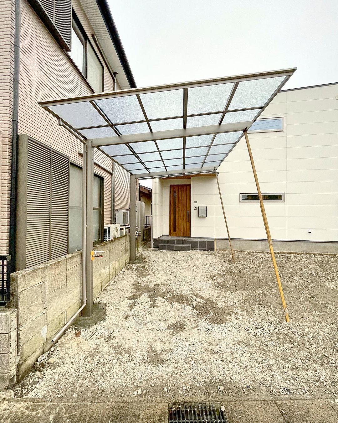 鹿児島市の新築の現場で1台用のカーポートを担当 インフォメーション住宅産業 鹿児島で外構 エクステリア工事